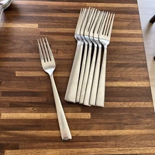 1 Hampton Silversmiths Stainless CATALINA Flatware Dinner Fork 8" 9 Available