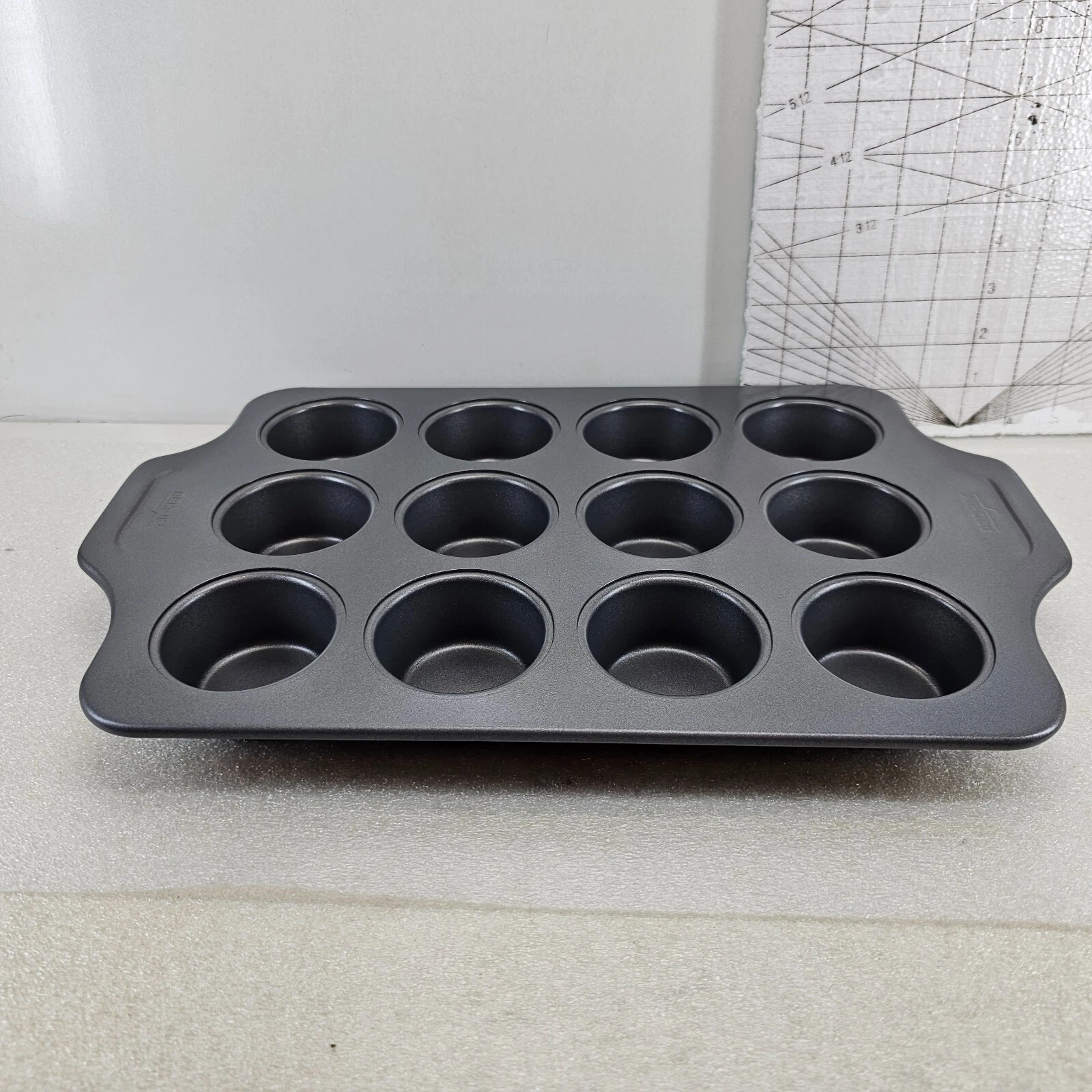 All-Clad Pro-Release Muffin Pan - Thumbnail 3