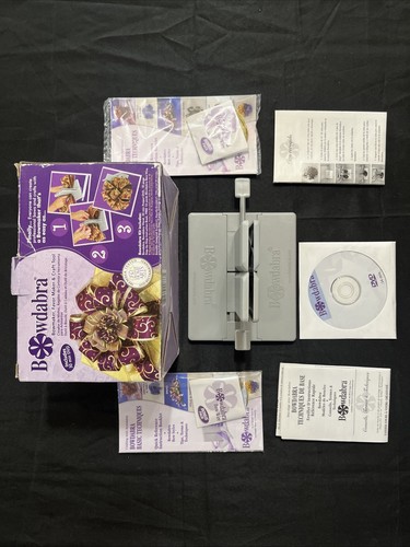 Bowdabra Designer Bowmaker Kit mit grundlegenden Techniken DVD Handbuch Band gebraucht