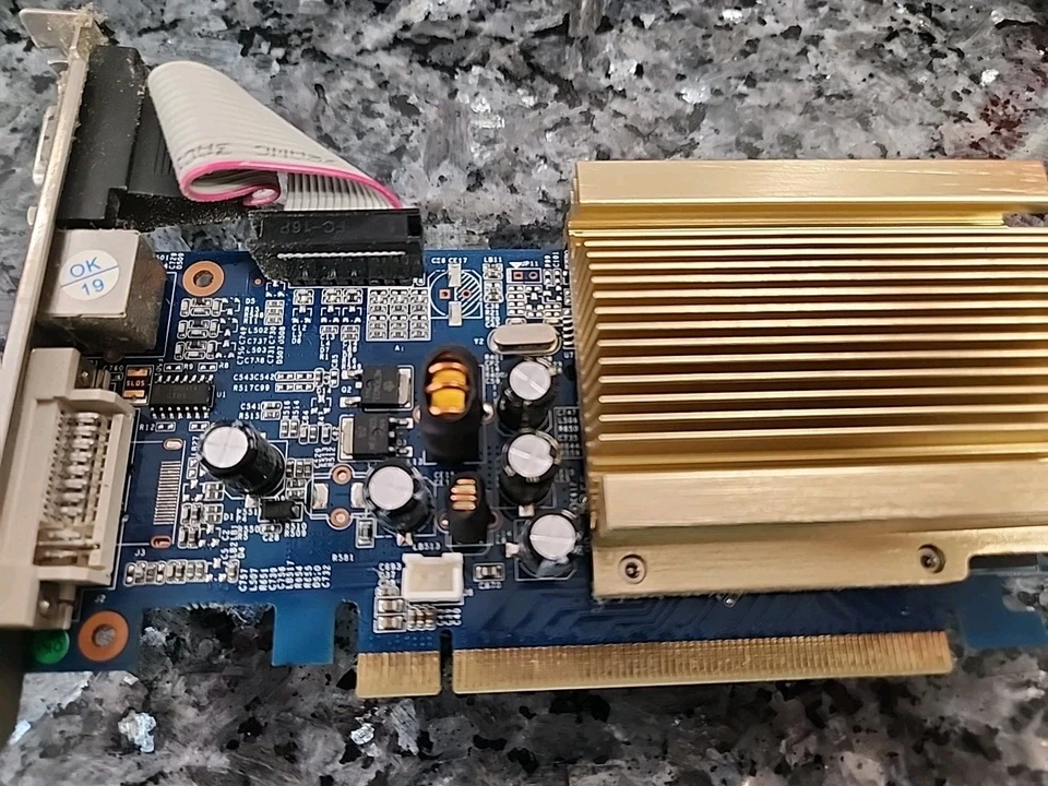 Galaxy NVidia GeForce 7200GS PCIE 256 MB DDR2 64 Bit Vidoe Card - Image 2 of 4