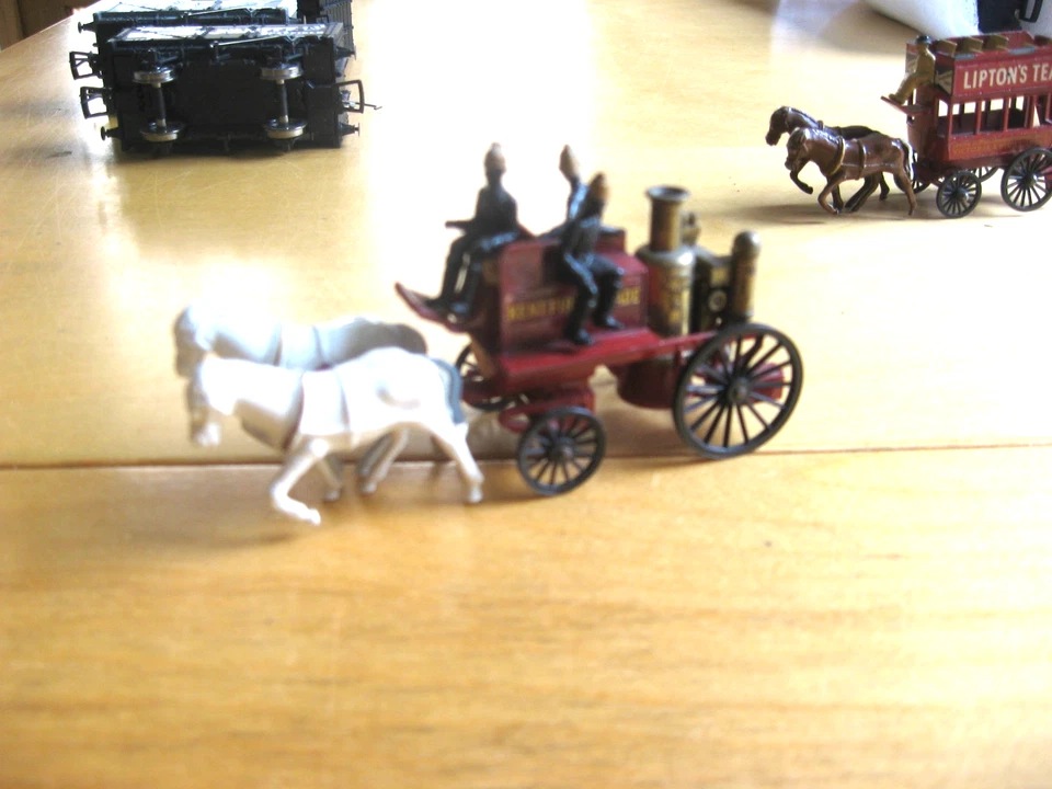 vintage lesley Models of Yesteryear horse drawn kent fire brigade fire engine - Image 1 of 1