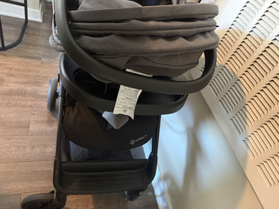 Safety 1st Single Travel System Stroller w/ Infant Car Seat, Gray/Black Stars