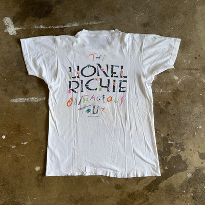 80s VINTAGE LIONEL RICHIE CONCERT T-SHIRT 1986 THE OUTRAGEOUS TOUR