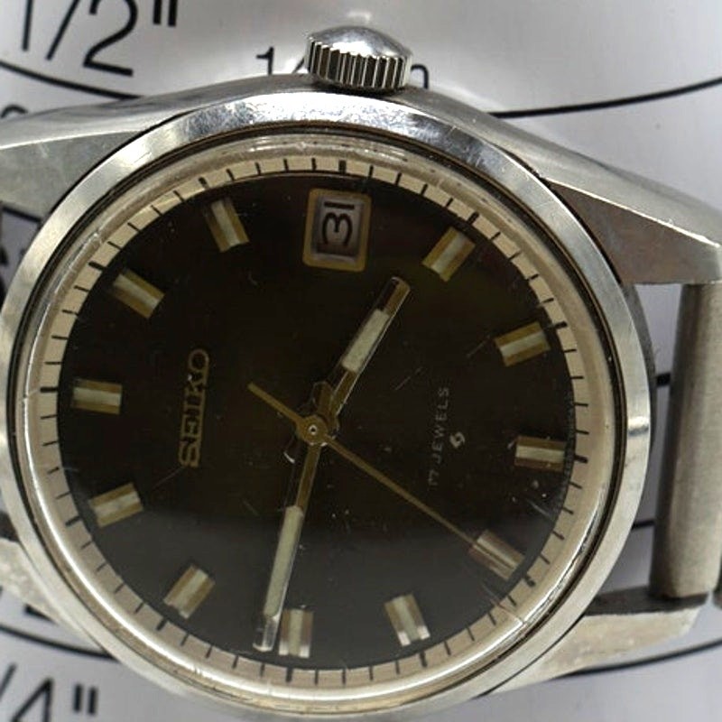 Seiko 6602-7040 Manual Winding 17 Jewels Black Dial Men's