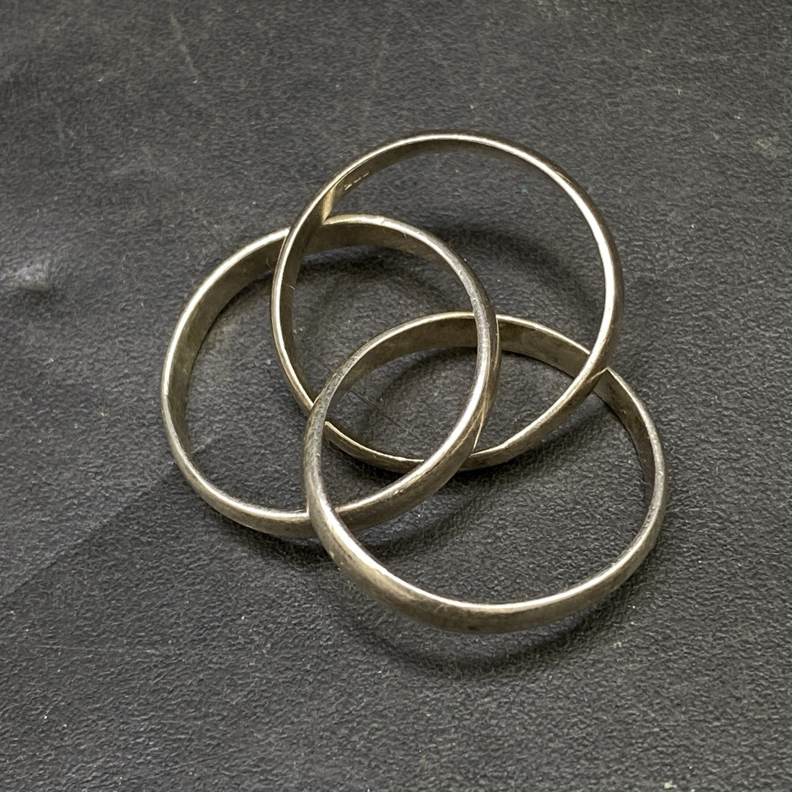 Trinity Silver Ring Three Linking Bands Size L Ma… - image 8