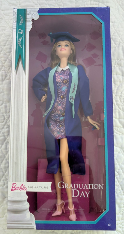 Barbie Signature Graduation Day FJH66  Barbie Doll 2017