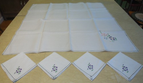 Vintage bestickte kleine zierliche 30x30" Mittagessen Tischdecke mit 4 passenden Servietten - Bild 9 von 11