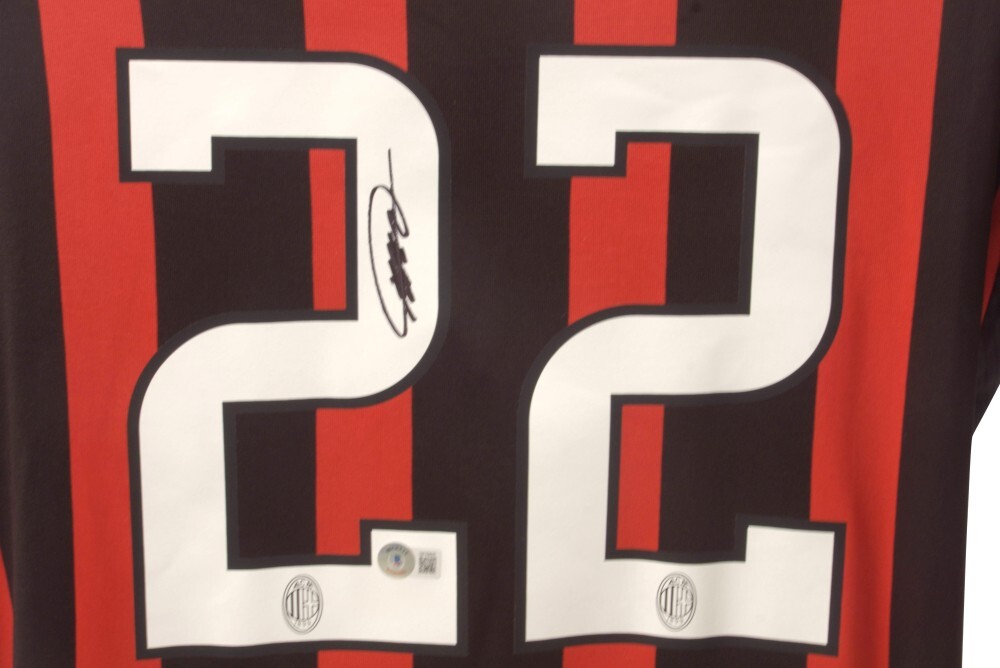 Ricardo Kaka Signed AC Milan Jersey (Beckett QR) Attacking Ricardo Kaka Signed AC Milan Jersey (Beckett QR) Attacking