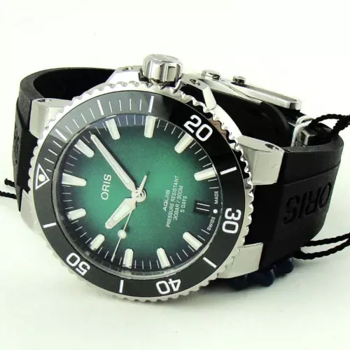 New 2025 Oris Aquis Date Rubber Green Dial 43mm 01 400 7763 4157-07 4 24 74EB