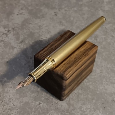 Fountain Pen/Pencil Display/Holder For 1 Pen/Pencil. Handmade Lovely Black Limba