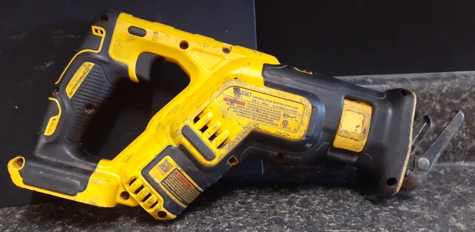 (RI4) DeWALT DCS387B 20V MAX Li-Ion 3.0 Ah Compact Reciprocating Saw Kit - Image 3 of 4