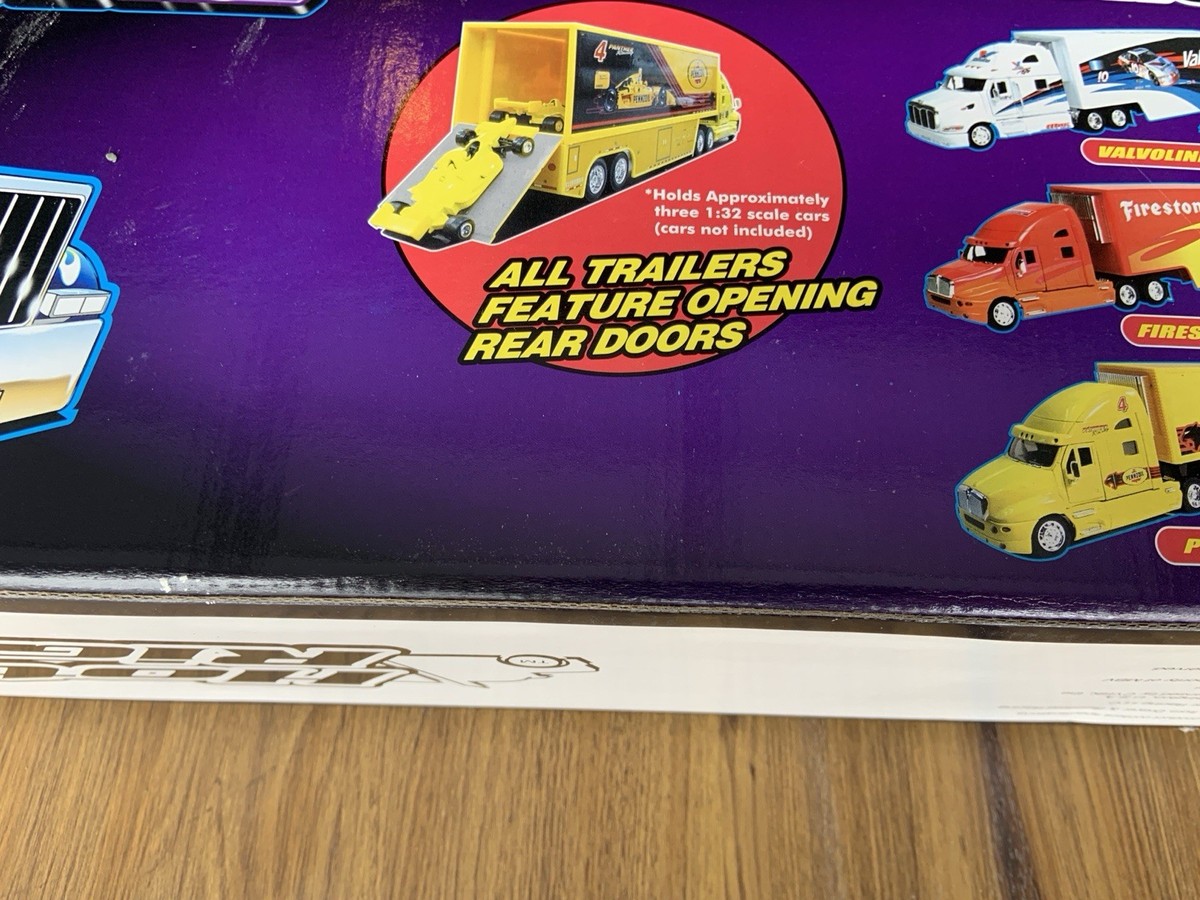 Jada Toys Peterbilt Hot Rigz 387 Die Cast Metal Hauler Semi 1:32