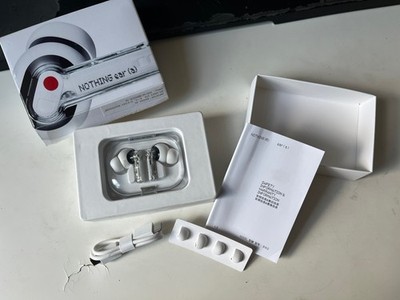NOTHING Ear (a), In-ear Kopfhörer Bluetooth Weiß Neuwertig mit OVP