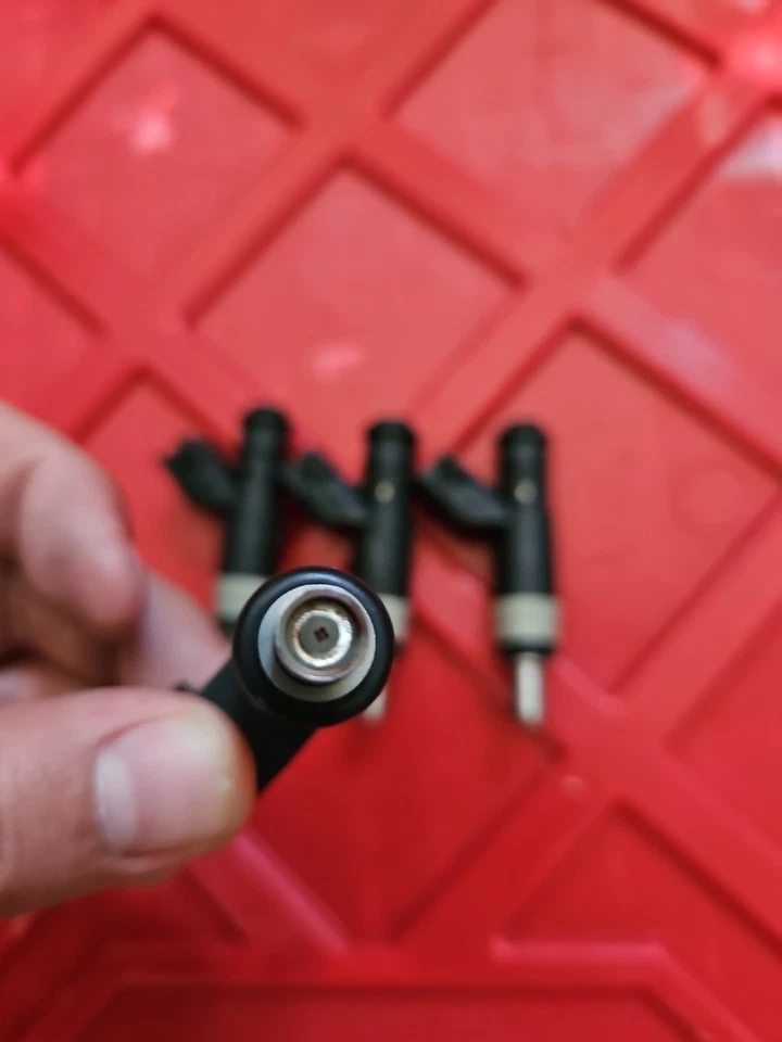 Inyectores de combustible para Dodge Caliber 2007-2012 Chrysler Sebring 2007-2010 2,4 L I4 Foto 4 de 4