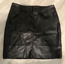 Fahsyee Faux Leather Mini Skirt with Pockets Size Small Womens - Solid Black