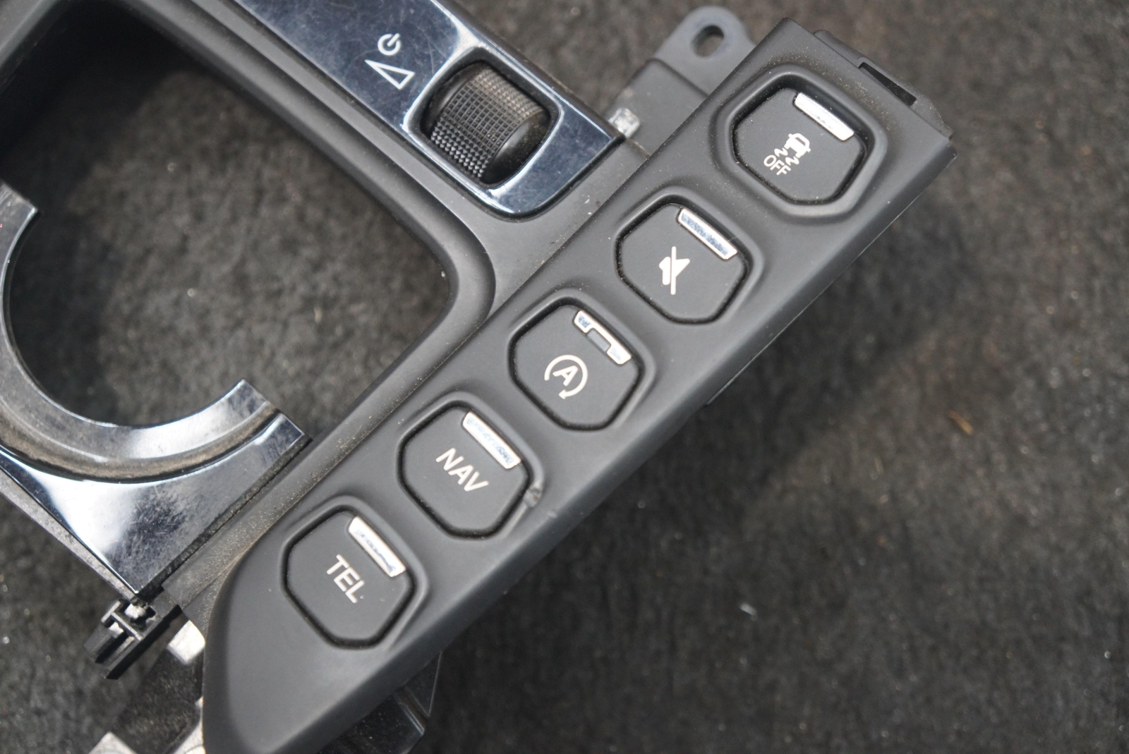 Console Control Switch Panel Hazard Radio KY63-13D750-AA Aston Martin Vantage 19