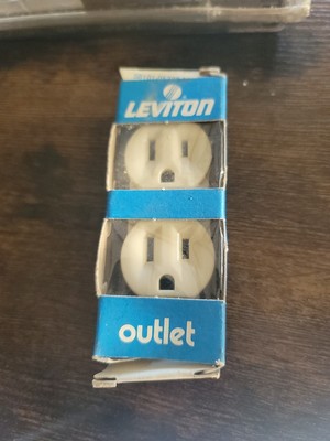 Leviton 078477570005