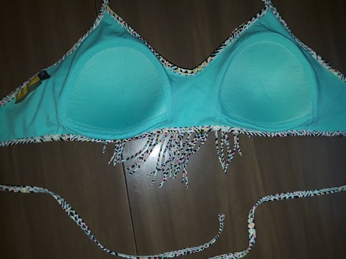 Junior Bikini mit mehrfarbigem Fransen Oberteil & schwarzem Unterteil - Bild 5 von 6