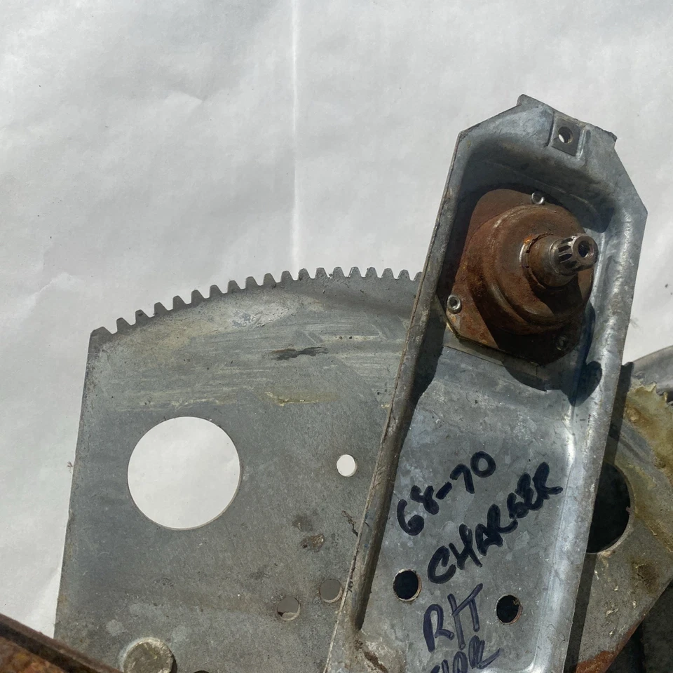 Dodge Charger 1968-70 lado del pasajero cuarto trasero ventana conjunto de pista limpio Foto 4 de 4