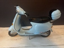 VINTAGE VESPA PIAGGIO BARBIE SCOOTER MOPED BLUE MATTEL INC.TOY 2002 CHINA