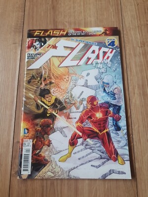 DC Super Heroes : The Flash #4 DC UK Comic 2016