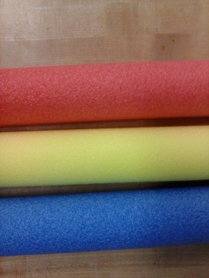 AMARILLO Fideos Sólidos Piscina Fiesta Arte Artesanía Luz Sable Ayuda para Nadar Ejercicio Acuático 54" Foto 2 de 2