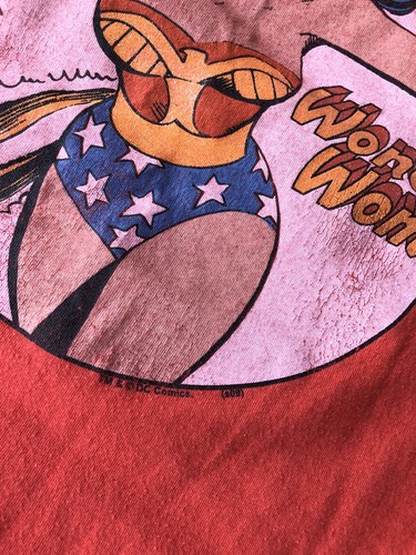 WONDER WOMAN Official Old Navy Collectabilitees Kids Girls T-Shirt Size XL - Picture 3 of 4