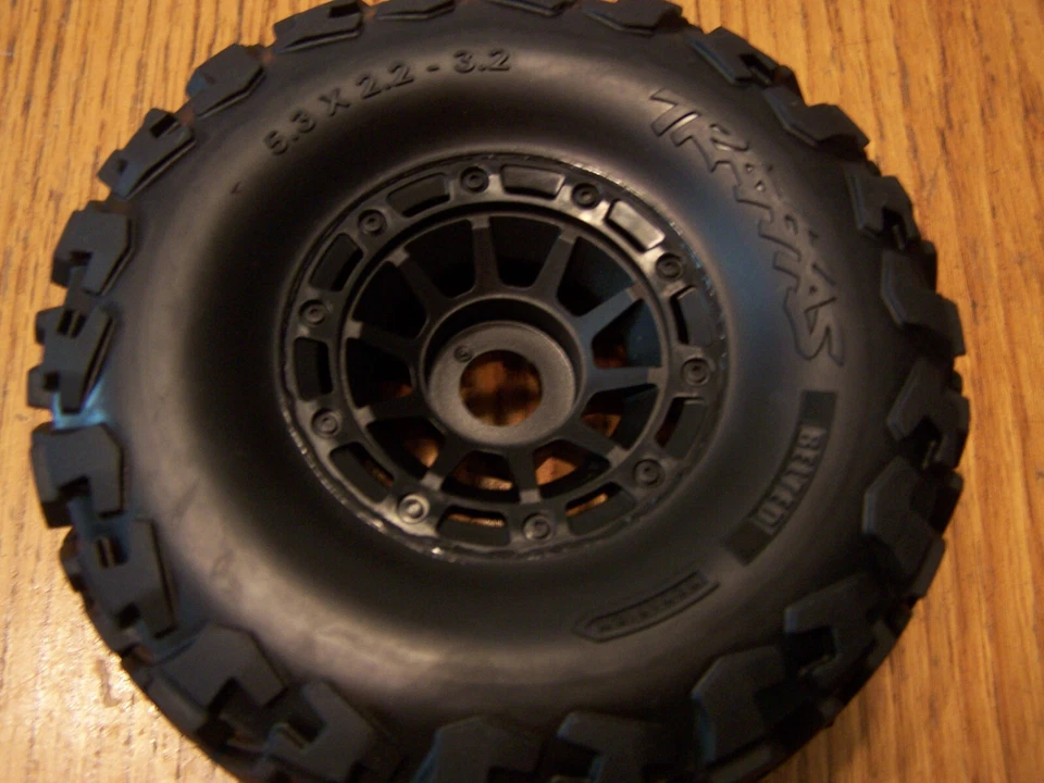 Fits Traxxas Maxx Slash 102076-4 Belted Tires & Black 17mm Splined Wheels 10272 - Image 4 of 4