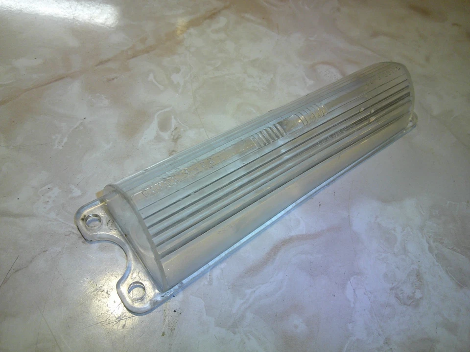 Lente lámpara de estacionamiento Pontiac Torpedo y Streamliner 1942 guía original usada F-22 Foto 2 de 4