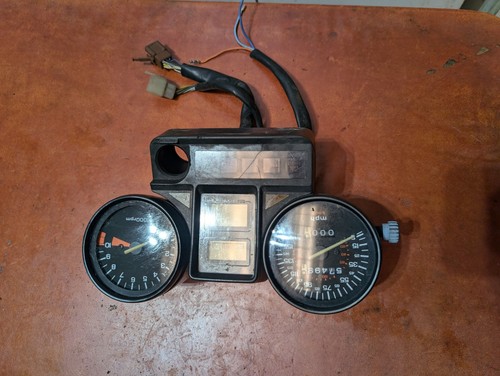 1985 Honda Magna VF1100C VF 1100 V65 gauges speedometer tachometer lights - Picture 2 of 9