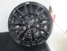 One Chevy Chevrolet Silverado 2500 oem factory 18" black wheel rim ZR2 READ