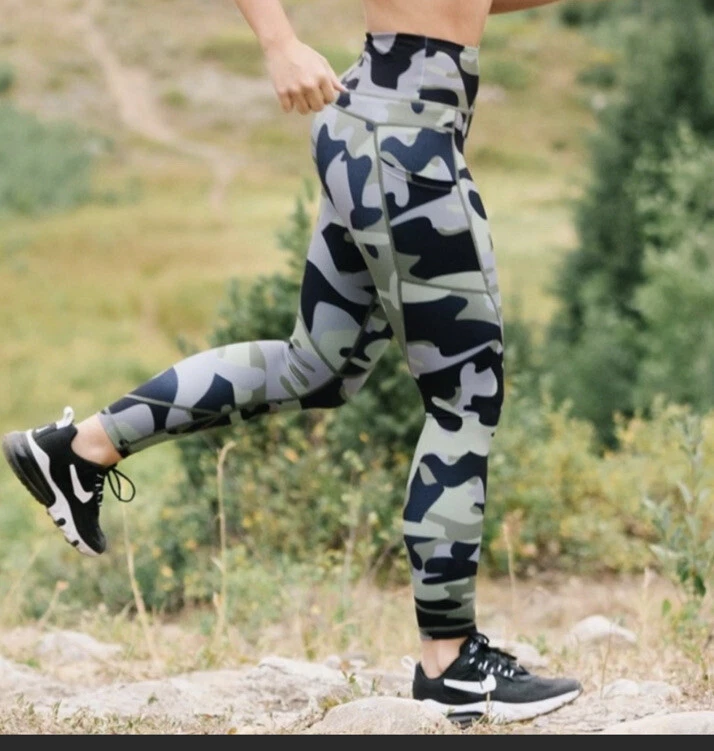 ZYIA Active Green Camo Light n Tight Leggings Size 12 14