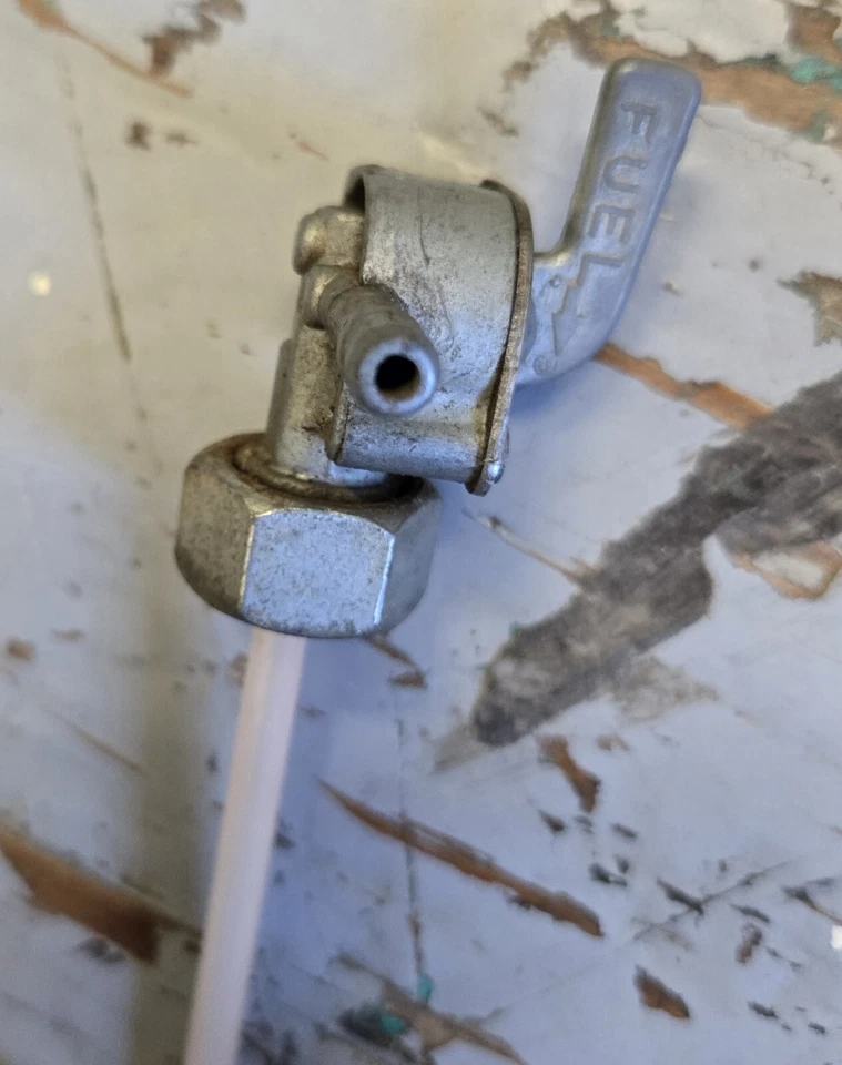 HONDA XL125S / XL185S / XR200 PETCOCK / FUEL TAP 16950-KB1-671 - Image 3 of 4