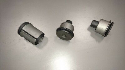 NEU Audi 80 B4 Quattro Gummimetalllager Querlenker oben hinten A4 B5 S2 RS2 S4 