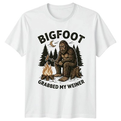 Bigfoot Grabbed My Weiner Herren T-Shirt Bigfoot Sasquatch Camping Vatertag