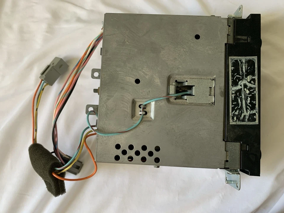 Radio estéreo AM FM modelos Ford 1985-1986 original sin probar E5AF-18K843-AA DE COLECCIÓN Foto 4 de 4