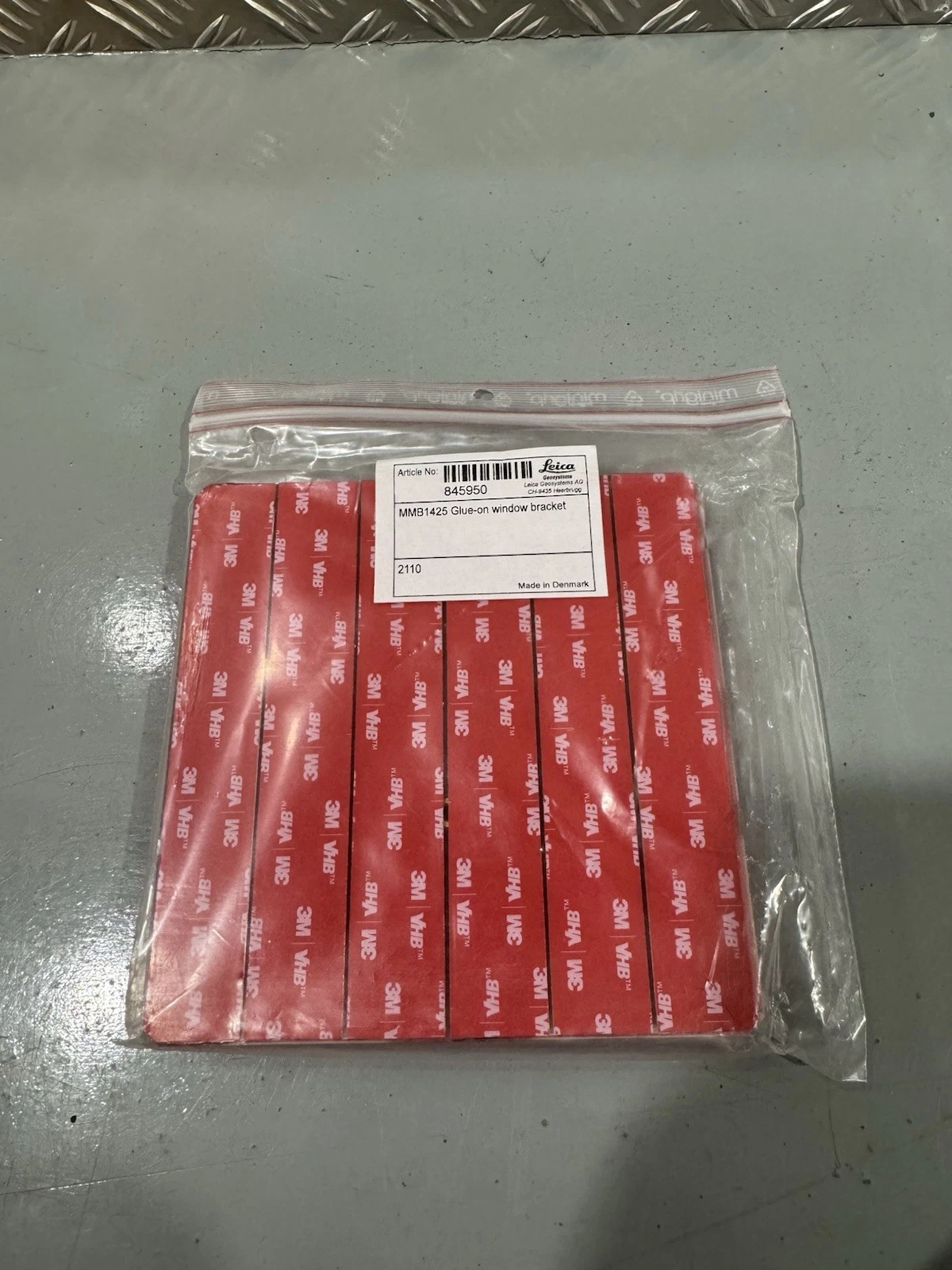 Leica MMB1425 Glue-On Window Bracket 845950 Brand New Multiple Available