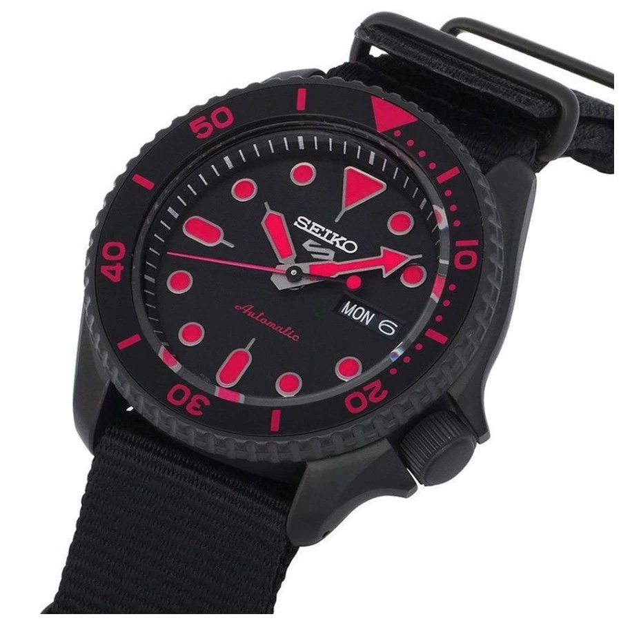 SEIKO 5 Sports Street SRPD83K1 Herrenuhr Automatik Total Black 42,5 mm