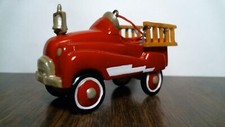 VINTAGE FIRE TRUCK PEDAL CAR ORNAMENT - NEW