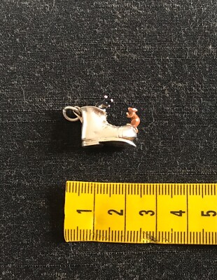 Vintage Sterlingsilber Charm zwei Emaille Mäuse auf einem alten Stiefel Schuh Geschenk Unikat 4g