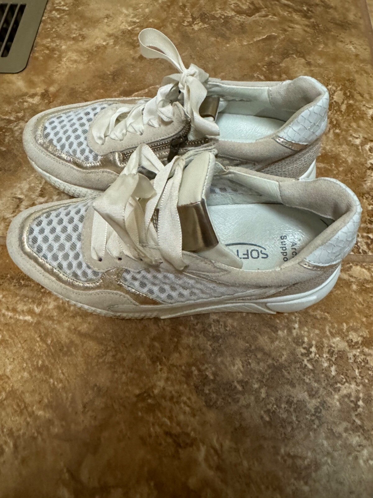 softwaves sneakers excellent condition. Size 36. … - image 4