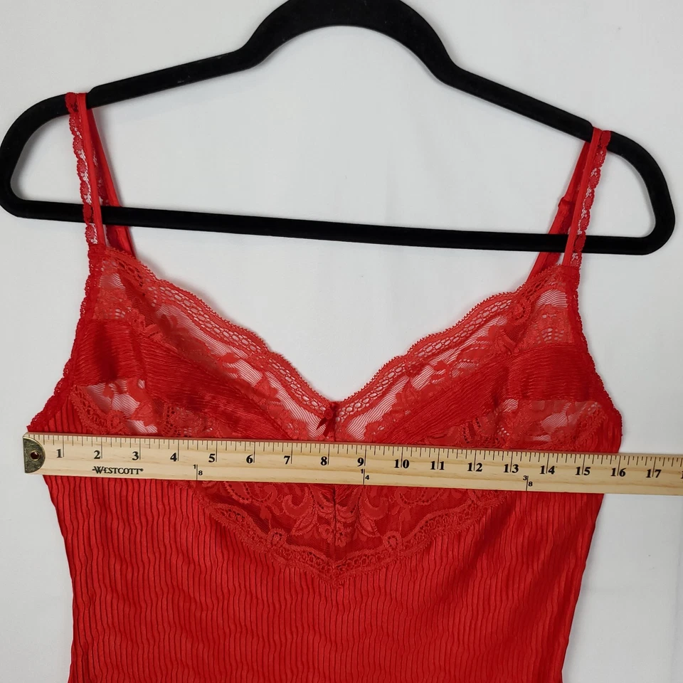 Conjunto de camisola Warners vintage 34 y pantalones cortos Tap pequeños ribete de encaje nailon rojo Foto 4 de 4