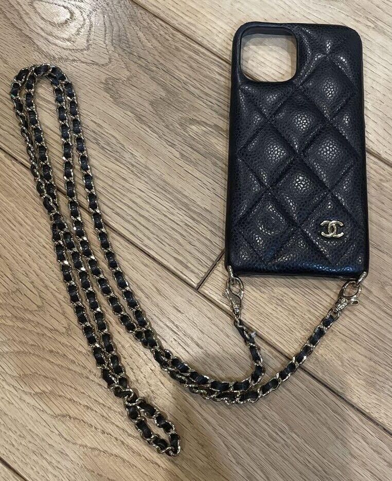 Chanel Matelasse Lambskin Phone Case Black Chain Shoulder Chanel Matelasse Lambskin Phone Case Black Chain Shoulder