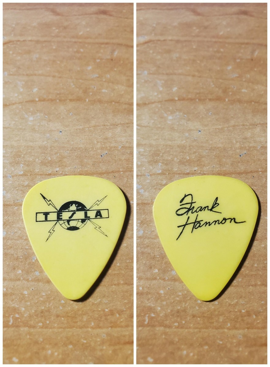 Tesla Jeff Keith,Frank Hannon,Brian Wheat signed full size Electric Guitar proof COA STAR Tesla Jeff Keith,Frank Hannon,Brian Wheat signed full size Electric Guitar proof COA STAR