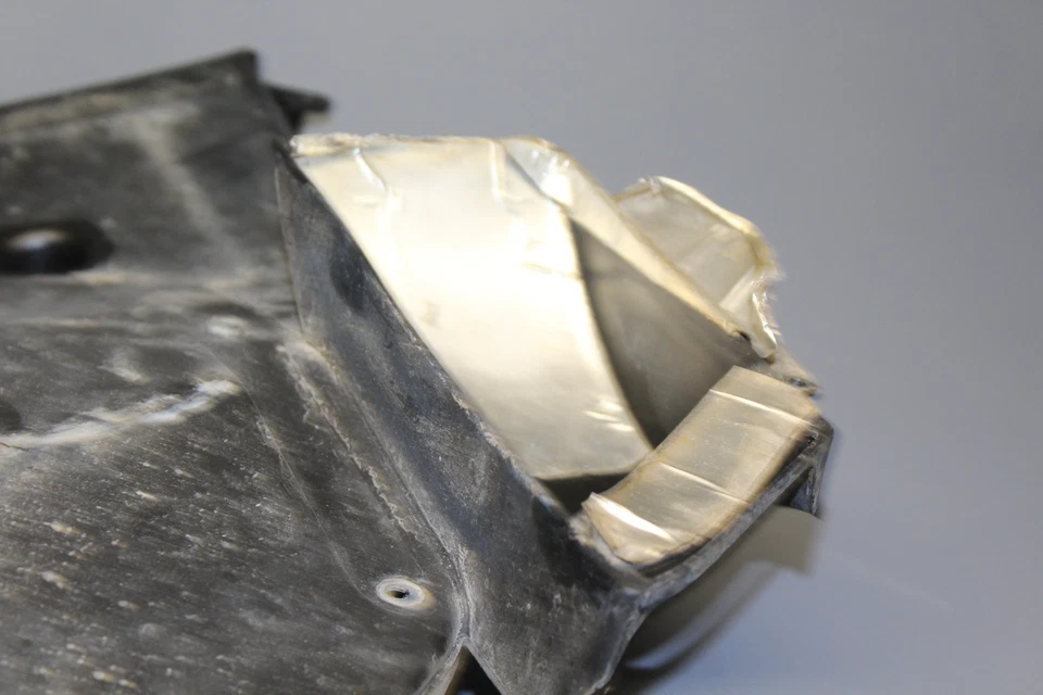 Polaris Trail RMK 550 2009 admisión de aire cubierta de refrigeración por aire debajo del capó Foto 2 de 4