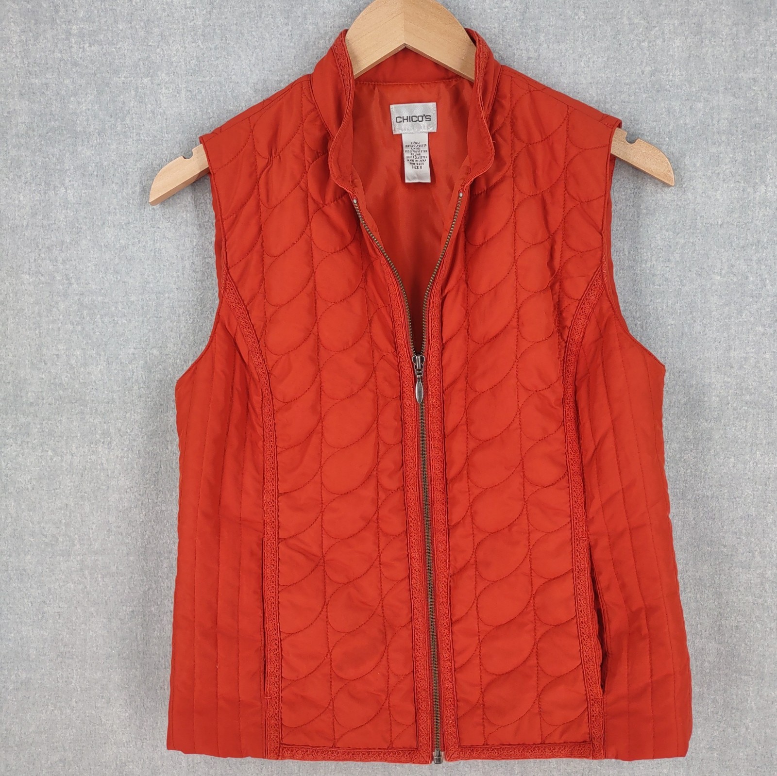 Chicos Vest Womens 0 Orange Quilted Gilet Insulated Light Sleeveless Full Zip