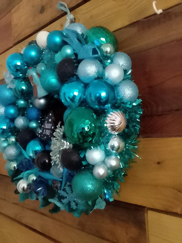 Handmade Christmas Wreaths,40cm Approx Recycled In a Unique Design - Image 4 of 4