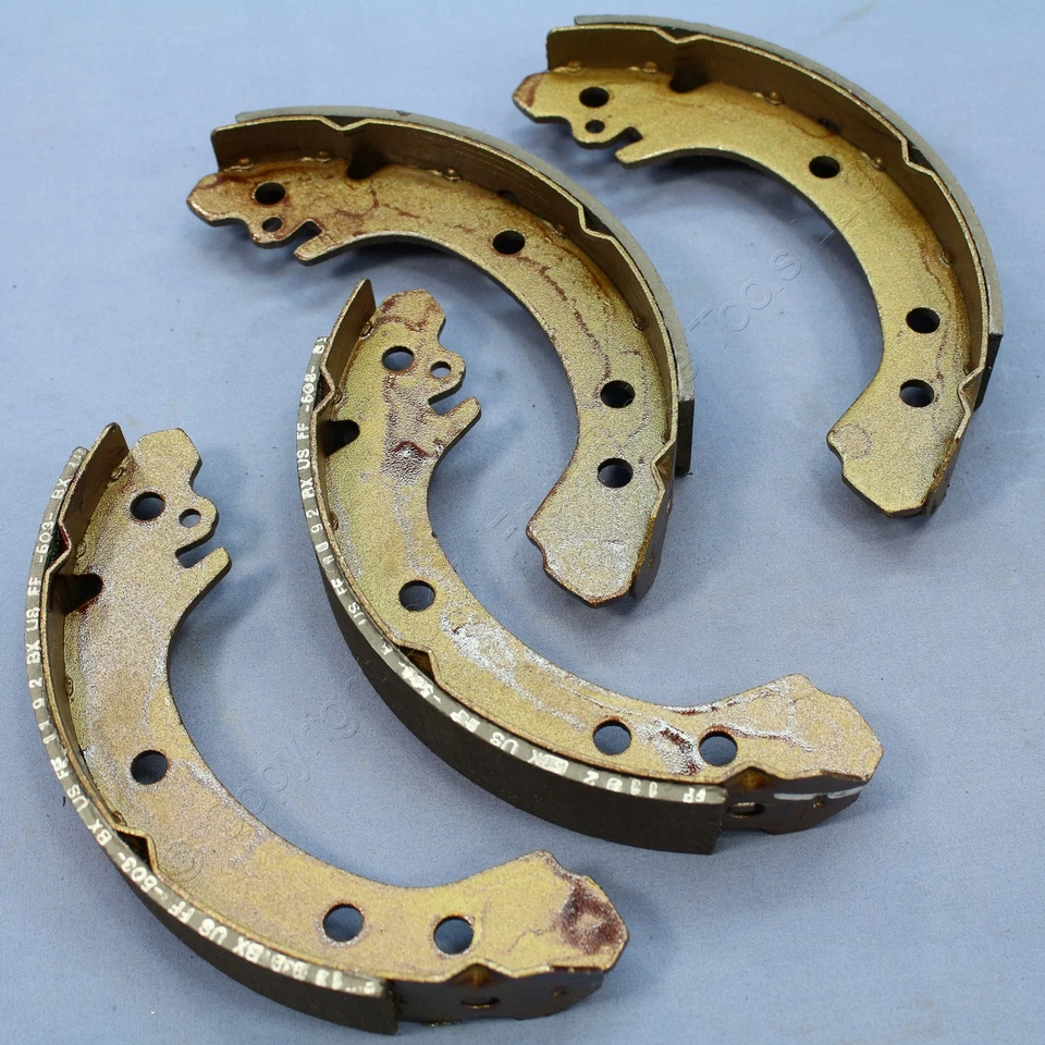 Комплект задних тормозных колодок Bendix RS637 с повторной подкладкой для 91-02 Saturn SL 93-01 SW2 93-02 SC1 - Изображение 2 из 4