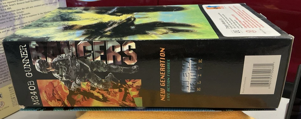 2001 年 - 龙型 1/6 全装备美国陆军游骑兵队“Tim”M240B 枪手 #70068 全新带盒 — 第 4/4 张图片