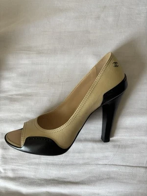 Chanel Shoes Size 38.5 - Image 1 of 4